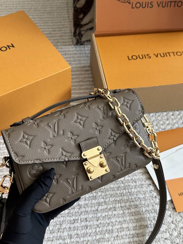 Comes with box Size: 21*13Cm New L's Metis mini messenger bag Freshly released