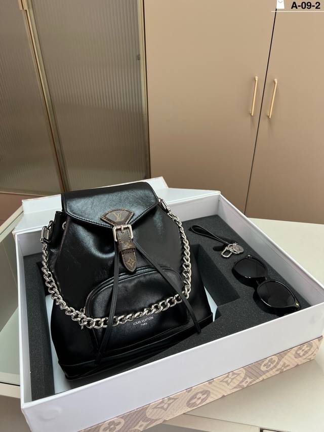 Lv Backpack Set ( ) - Charm + Glasses ( ) A-09-2 Size 25