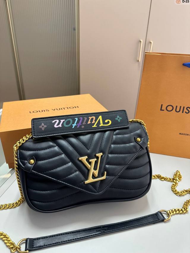 Lv Newwave chain bag It looks so incredibly high-quality when worn It's sure to
