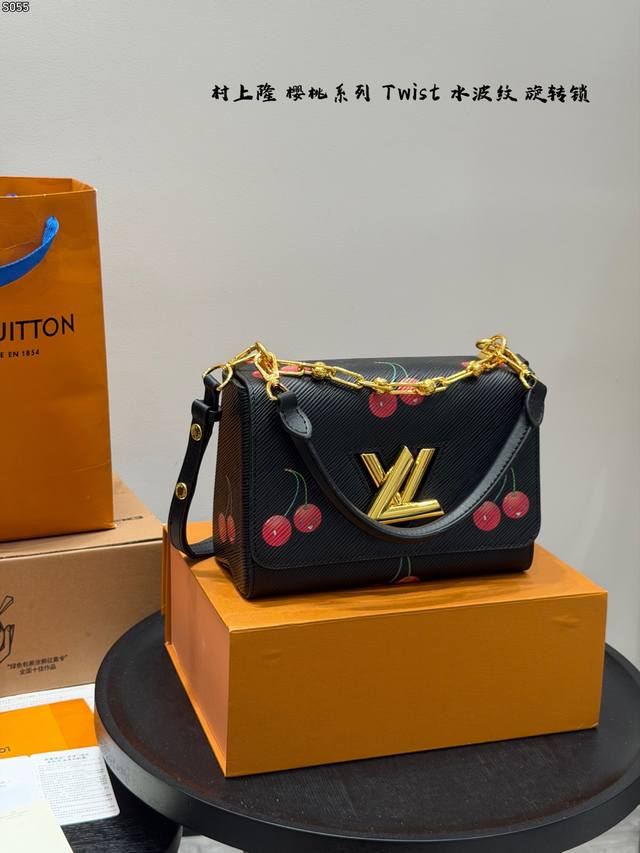 Comes with folding box. Size 23.16. LV Takashi Murakami collaboration Twist Che