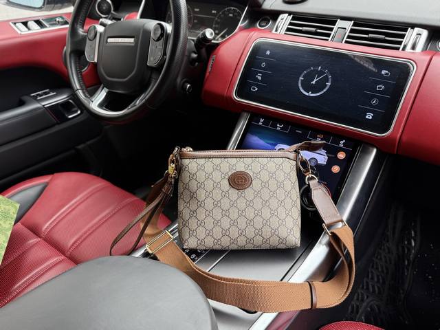 High-end new "Gucci" shoulder bag, Gucci messenger bag, Gucci detachable and ad