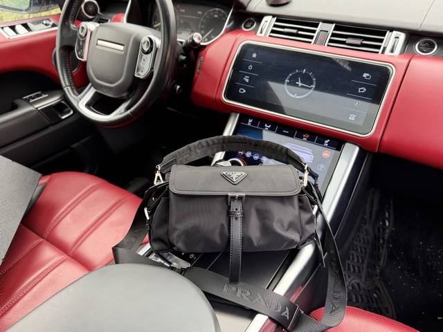 High-end latest "Prada" shoulder bag, Prada messenger bag, shoulder/crossbody ba