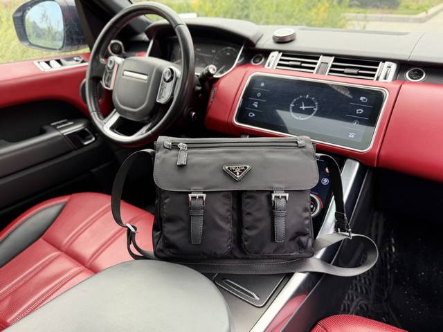 High-end latest "Prada" shoulder bag, Prada messenger bag, shoulder/crossbody ba