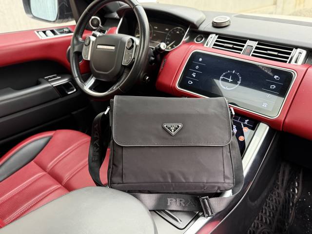 High-end latest "Prada" shoulder bag, Prada messenger bag, shoulder/crossbody ba
