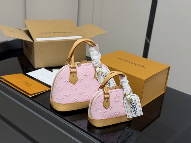 Comes with a folding box/airplane box Size: 25*18Cm 17*12Cm LV Alma Shell Bag U