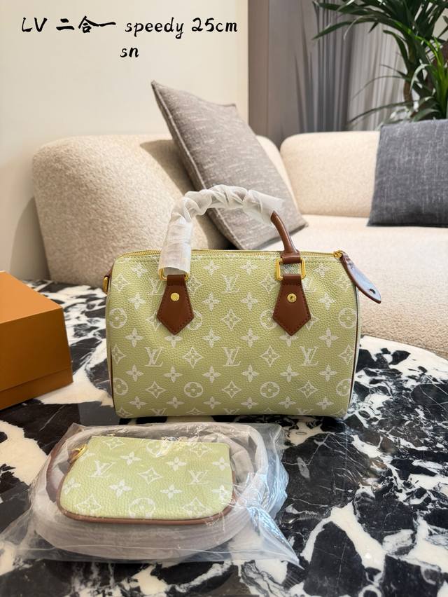 Lv Speedy p20 Handbag The Lv Speedy p20 handbag is a limited edition from the L