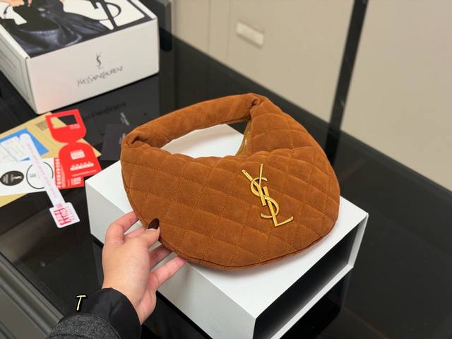 Comes with a folding box/airplane box Size: Medium width 26*17Cm Saint Laurent