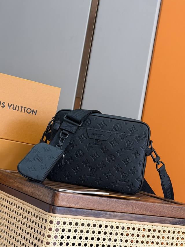 163C01 Dynamic Chip Top-Tier Original Trio Messenger Bag M27925 Dark Blue 26713