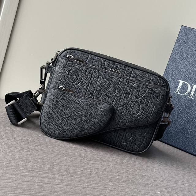 Top-tier boutique item, hottest new style: Dior 3-in-1 embossed leather crossbod