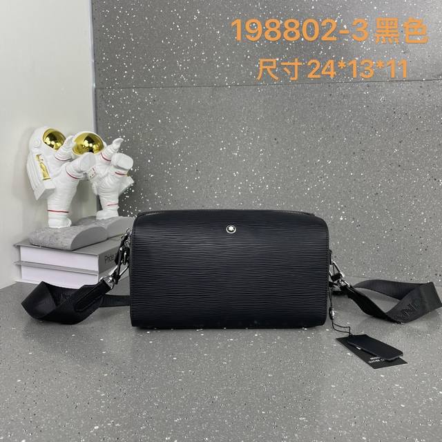 Original quality, same style as boutique items, high-end men's casual crossbody