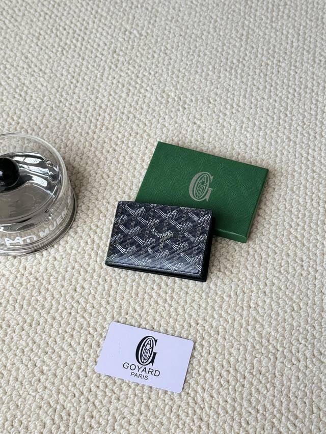 The Victoire Insert Card Holder can be used alone or inserted into a Victoire w