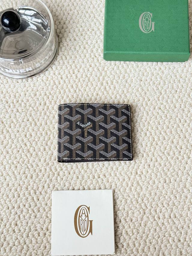 Classic Short Wallet G0Yard. Founded in 1853, G0Yard boasts over 150 years of hi