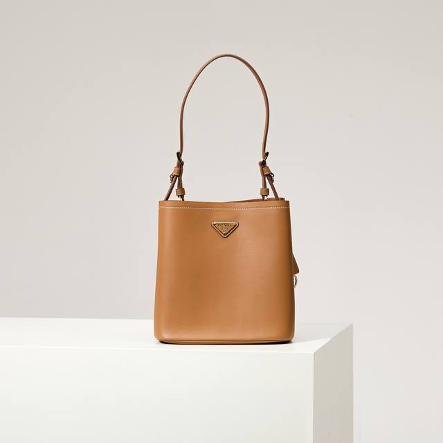 Premium Original Factory New Product 1Be080 Caramel Bucket Bag. This leather han