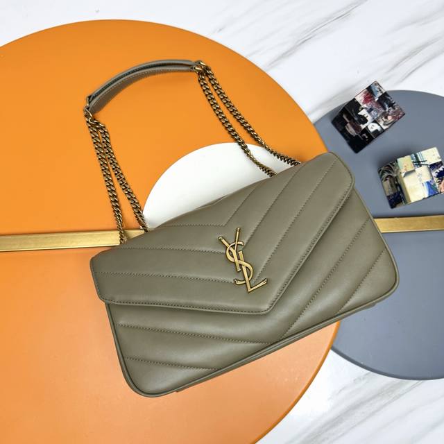 Moss Green Lambskin Antique Gold 25 Early Spring New Loulou Medium Size, exquisi