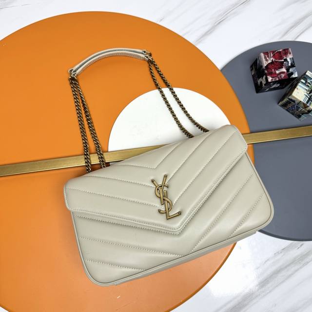 Black Lambskin Antique Gold 25 Early Spring New Loulou Medium Size, exquisite a