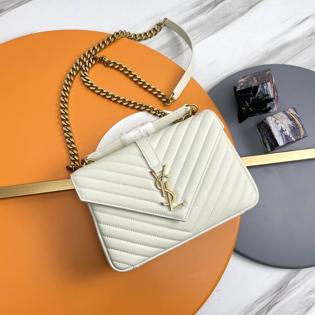 Monogram College# Creamy White with Gold Buckle_24Cm 's timeless messenger bag,