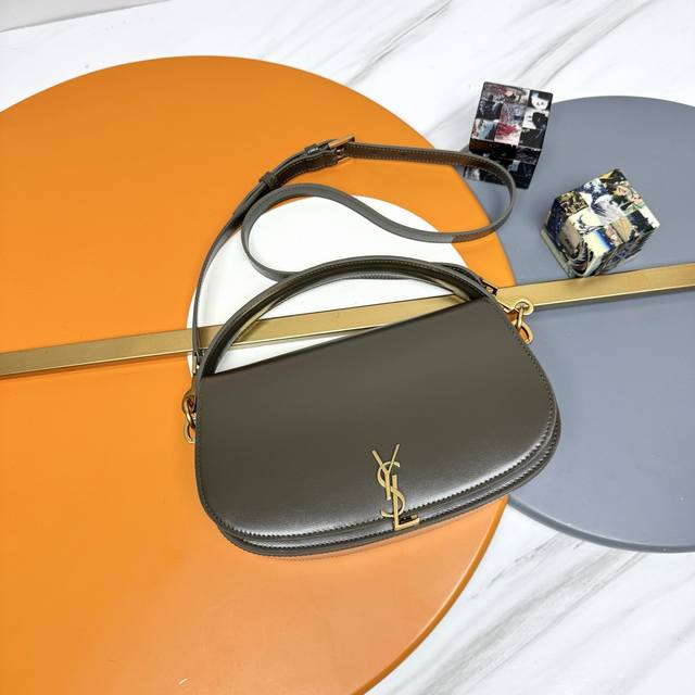 Voltaire Handbag/Crossbody Bag ( ) This bag is named after Voltaire, the French