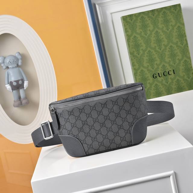 Gift Box Packaging Gucci Emblem Series Men's Chest Bag/Waist Bag A timeless and