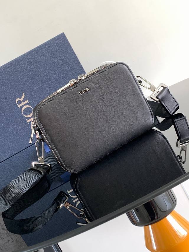 Original factory background. Top-tier original single item with box. This elega