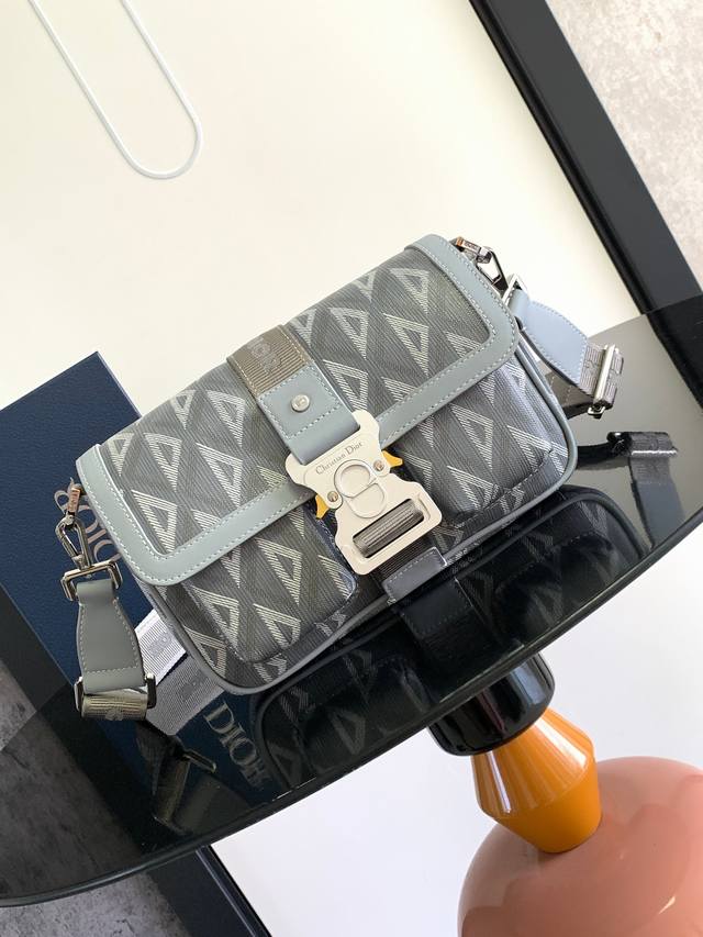 Original factory background. This Dior Hit The Road handbag, complete with a sh