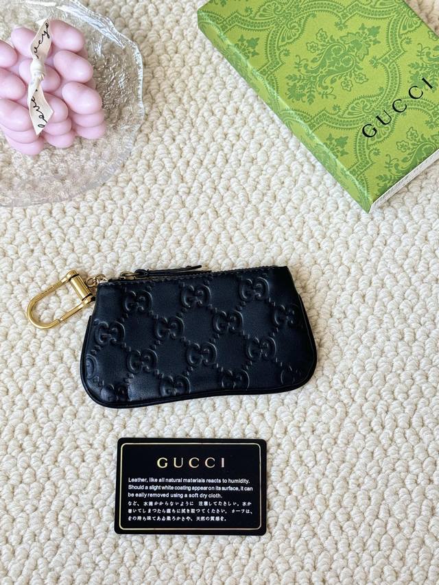 Gucci Brand New Small Coin Purse - Lipstick Bag! Made of calfskin with large let