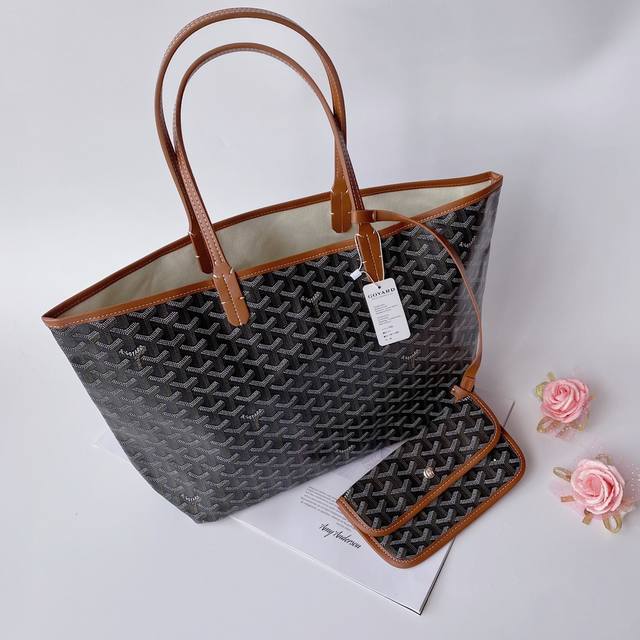 Goyar Small Shopping Bag. The Goyard hand-painted pattern has its own unique cha