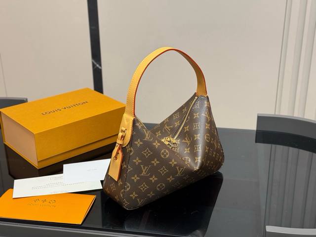 Comes with a folding box/airplane box Another hot new vintage LV bag is here A