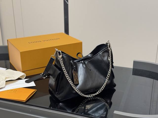 Comes with a folding box/airplane box Size: 21.29Cm LV Carryall, the bag of the