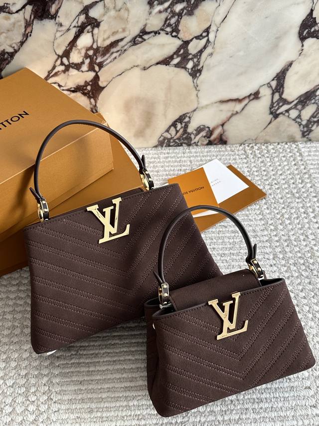 p210 Folding Box L's Capucines Luxury Bag with Gold Buckle Hardware, Intricate M