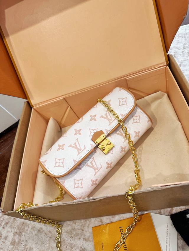Official website double box packaging LV new arrival 2025 new sand color Pochet