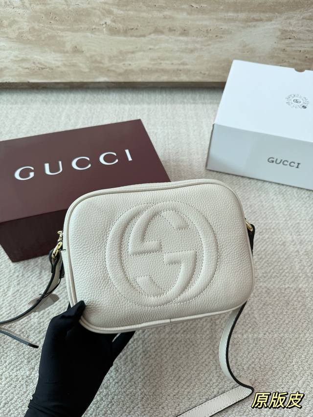 Gucci camera bag, folding gift box style, made of top-grain leather with a vinta