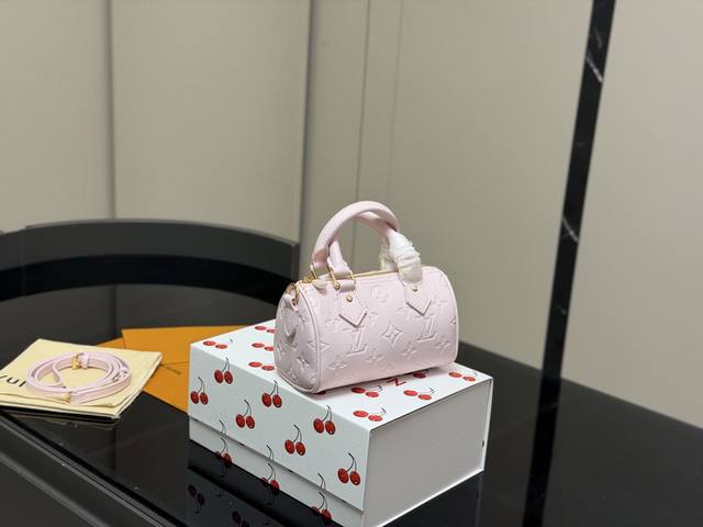 Comes with a folding case. Size: 16*12cm. Available through a proxy buyer. Made