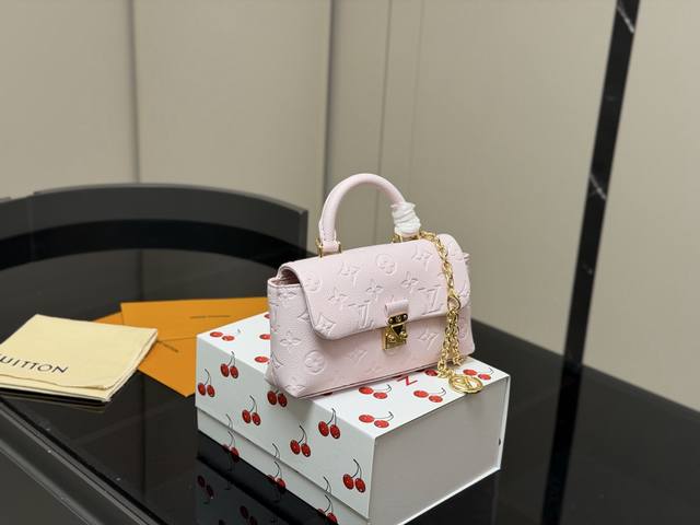 Mini with Box Size: 21*11cm Lv Nano Madeleine Mini Madeleine Princess Bag Featur