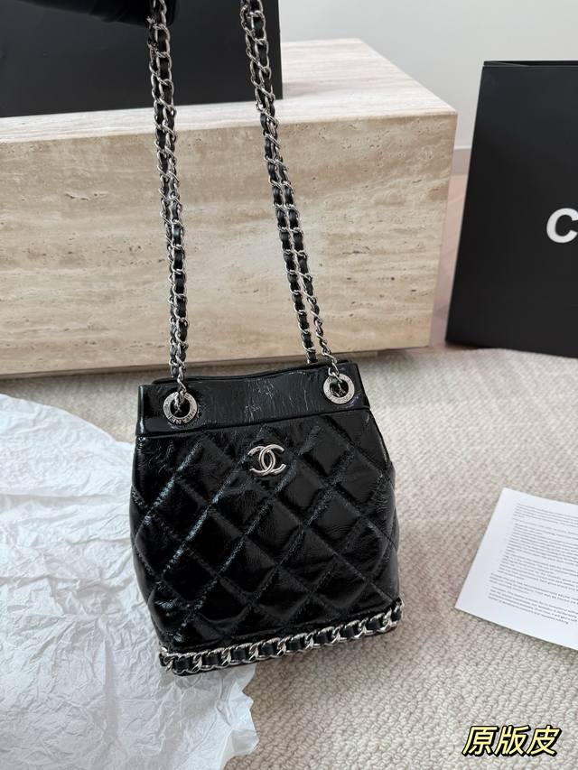 Top-grain calfskin Size: 16*19cm Chanel 25K New Bucket Bag Small but powerful! M