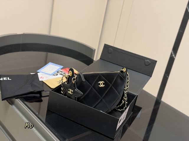 Comes with a folding box Chanel Coco Neige 25N 25K I fell in love at first sigh