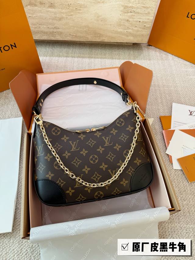 Top-quality original single-piece steel hardware with scannable chip LV monogram