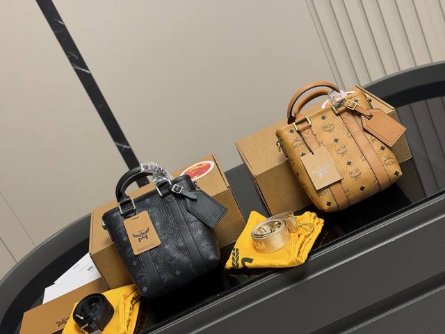 Comes with box Size: 20*19Cm New Mcm sheet music Totto Playful and versatile Co