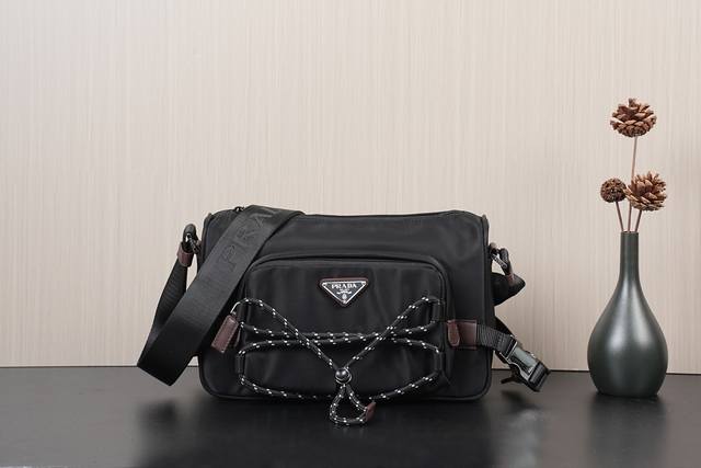 New Messenger Bag 2Vh192 Black - New Arrival! This shoulder bag combines functi
