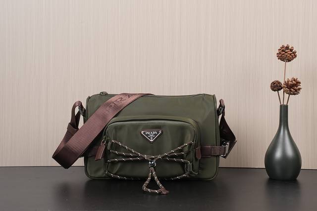New Messenger Bag 2Vh192 Camouflage Green New Arrival This shoulder bag combine