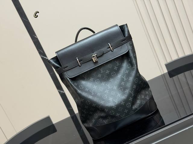 Latest LV backpack, featuring ultra-high-definition hardware logo, a custom-mad