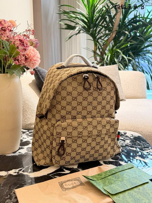 Gucci backpack with leather chip version Practicality | Easy-going backpack for